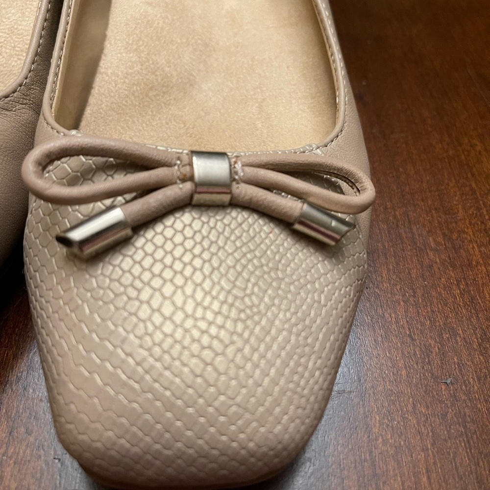Naturalizer Gertie Leather and Snakeprint Ballet Flats with Bow Size 7M - Picture 6 of 8